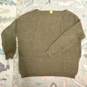 Grey high low crew knit sweater